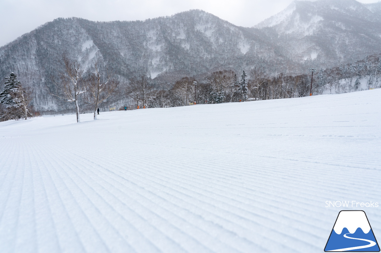 札幌国際スキー場｜３月の平日。粉雪コンディション、ゴンドラ＆リフト待ち無し、もちろん、ゲレンデも混雑無し。要するに、最高です(^_-)-☆